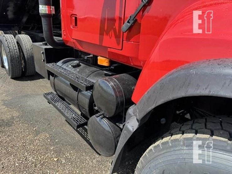mack-granite-cv713-image-23