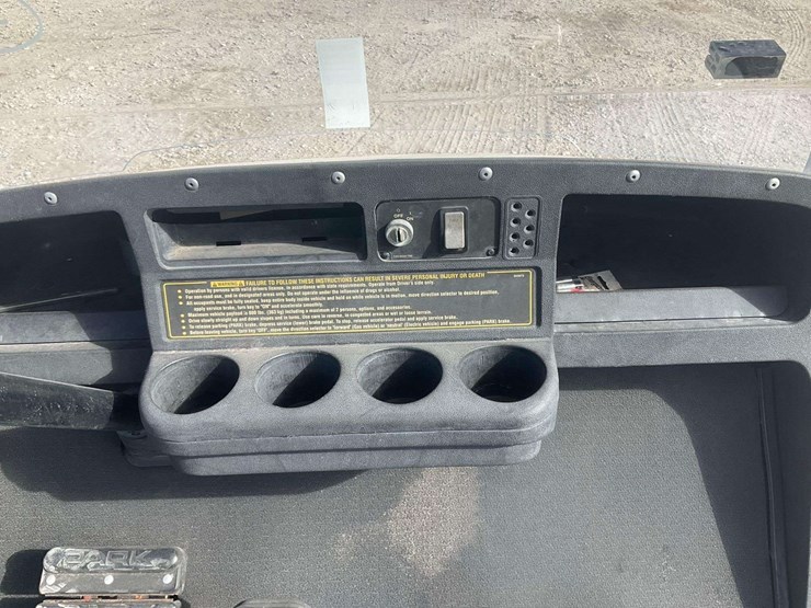 club-car-electric-golf-cart.-image-7