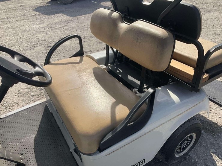 club-car-electric-golf-cart.-image-9