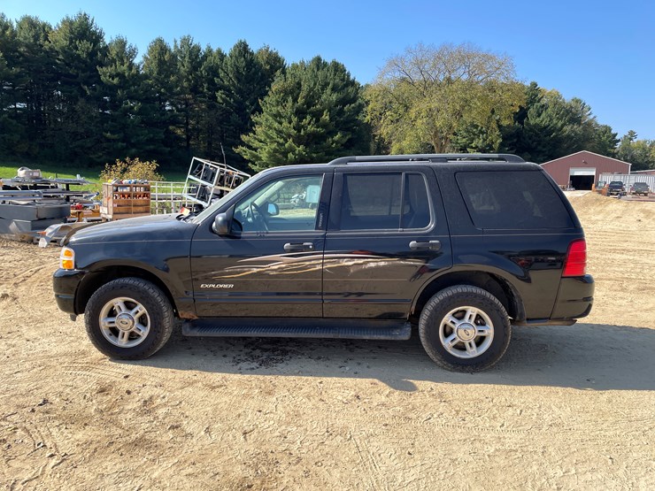 2004-ford-explorer-image-8
