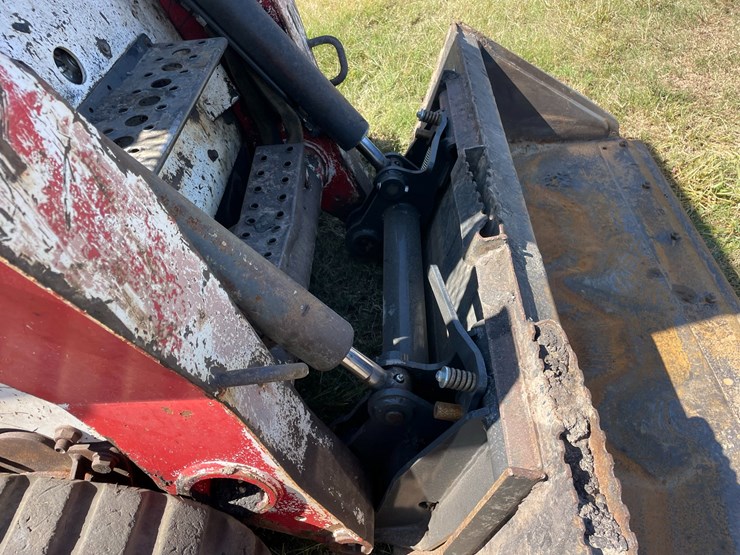 bobcat-t250-image-12