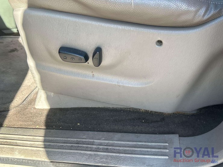 2003chrysler-town-&amp;-country-van-image-18