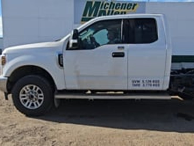 2018-ford-f350-image-21