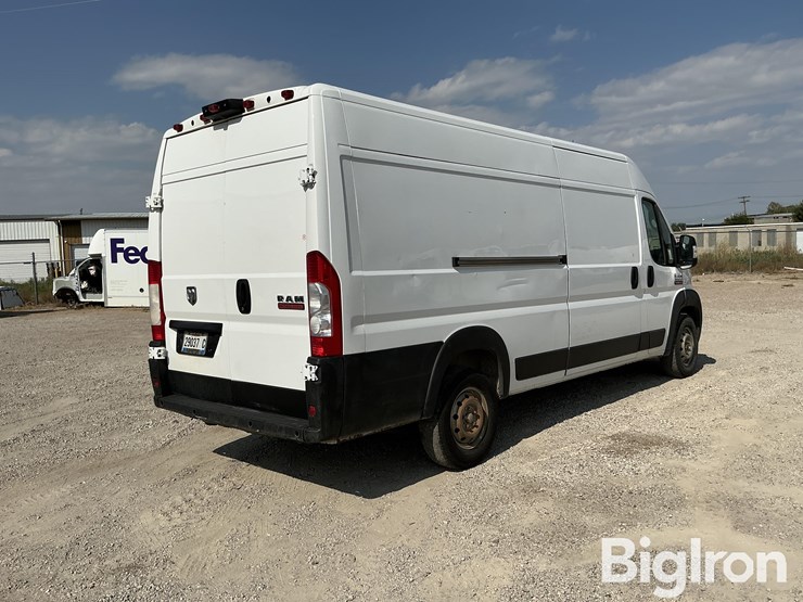 2021-dodge-3500-image-4