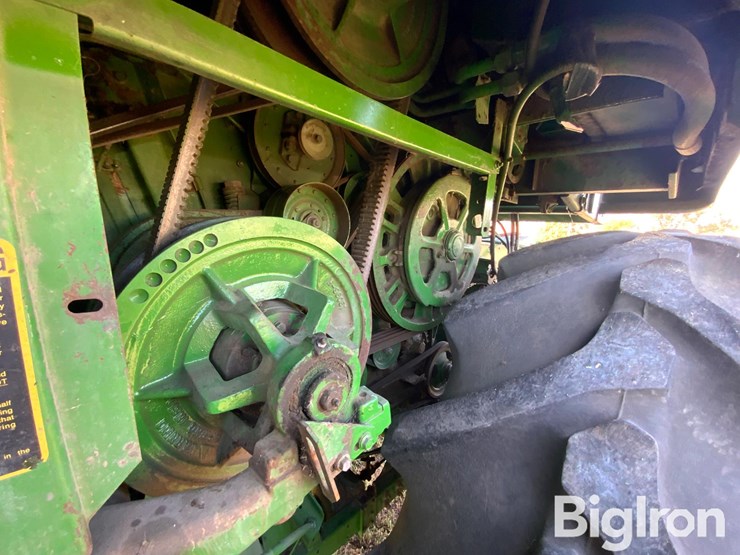 1987-john-deere-7720-titan-ii-image-17