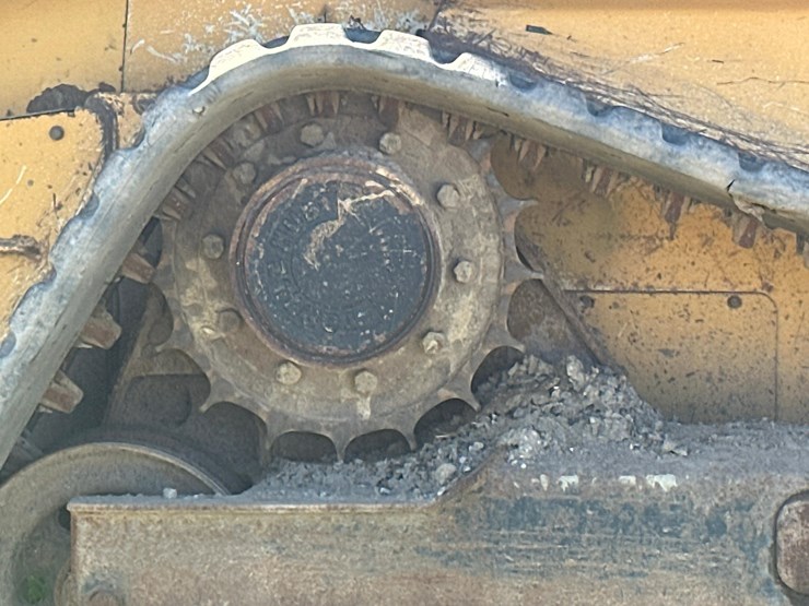 deere-333e-image-11
