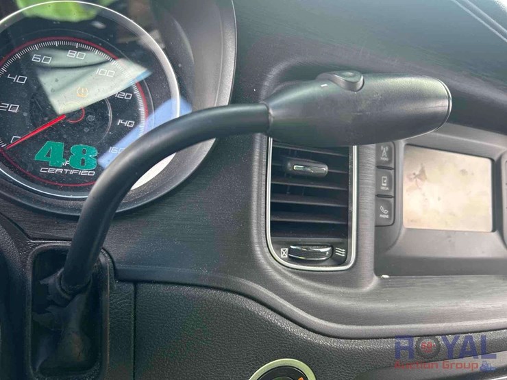2016-dodge-charger-sedan-image-17