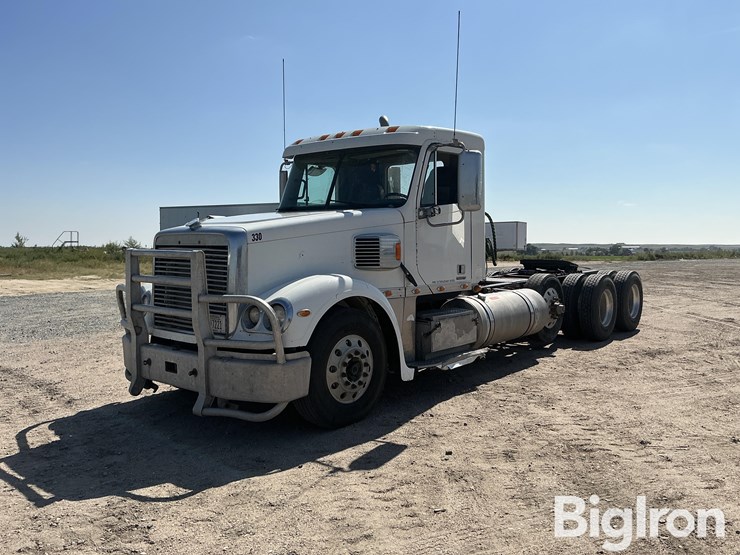 2011-freightliner-coronado-132-image-1