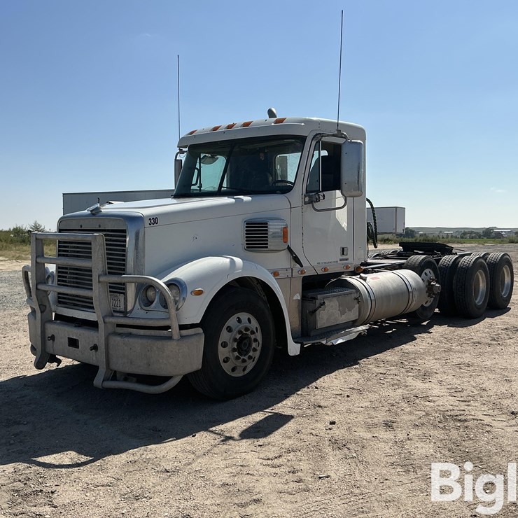 2011 FREIGHTLINER CORONADO 132