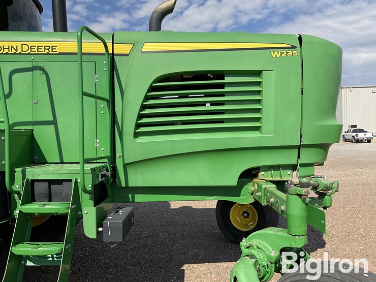 2016-john-deere-w235-image-11
