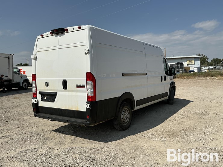 2021-dodge-3500-image-5