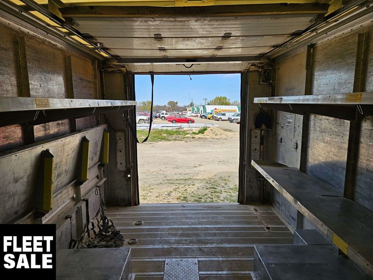 non-operable-2015-ford-e-series-s/a-step-van-image-27