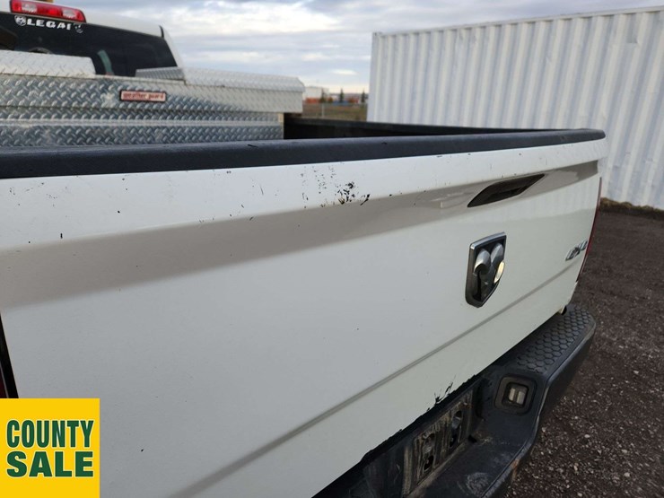 2016-ram-tradesman-image-38
