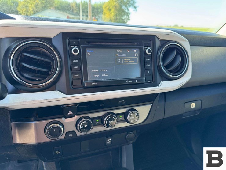 2017-toyota-tacoma-image-32