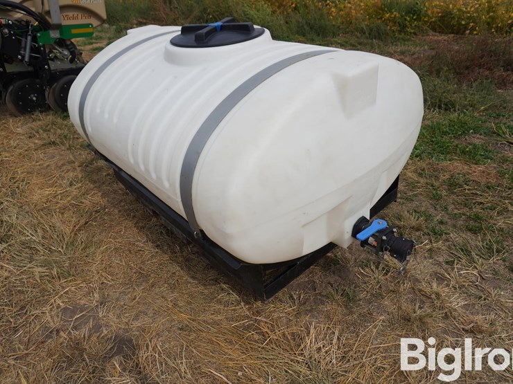 new-holland-super-steer-300-gallon-front-mount-tank-w/mounts-image-5