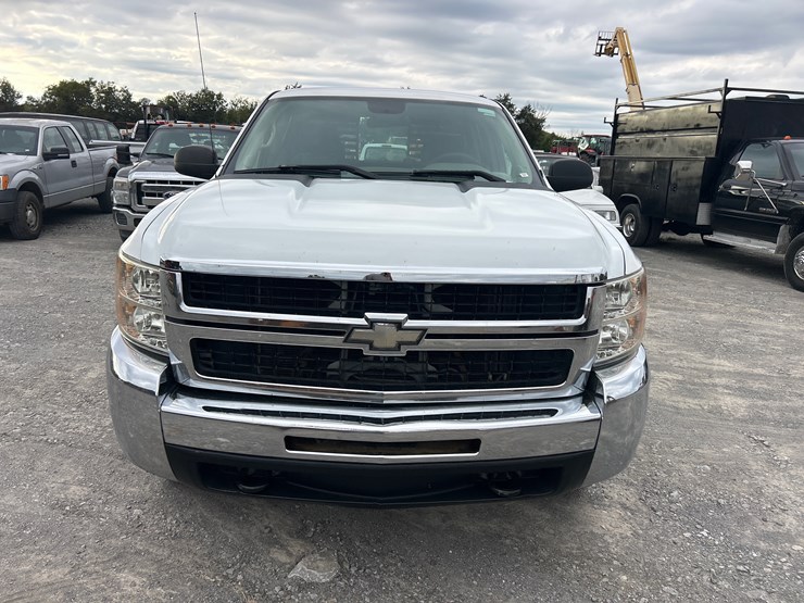 2011-chevrolet-2500-image-6