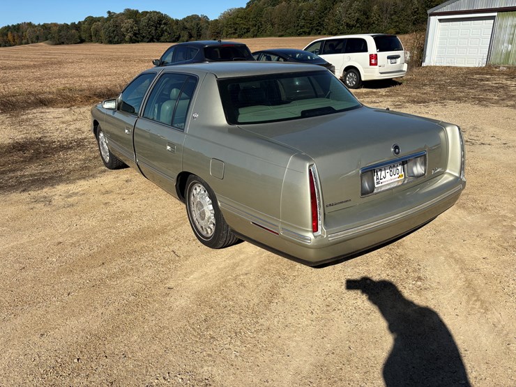 #118-•-1997-cadillac-deville-(wi-title)-image-4