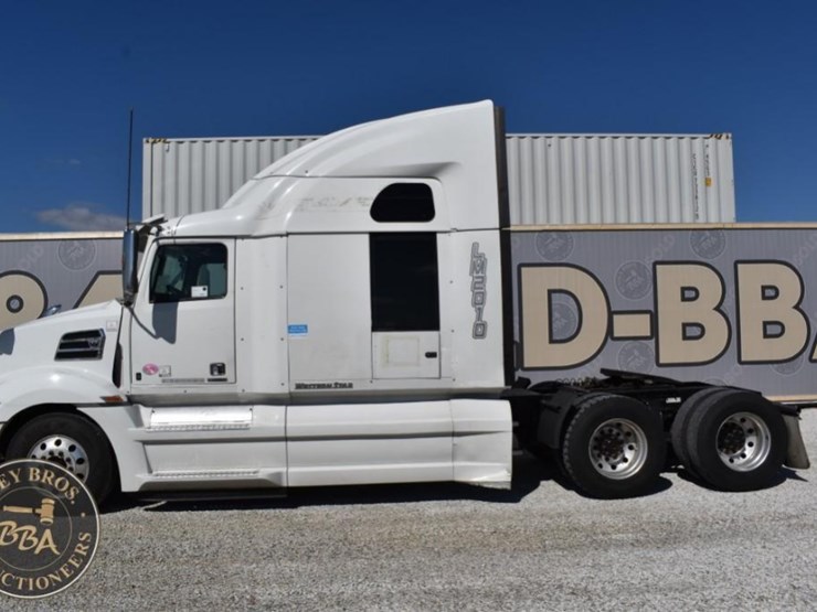 2020-western-star-5700xe-image-14
