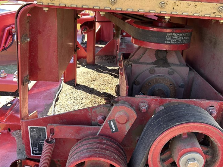 2014-new-holland-h7460-image-43