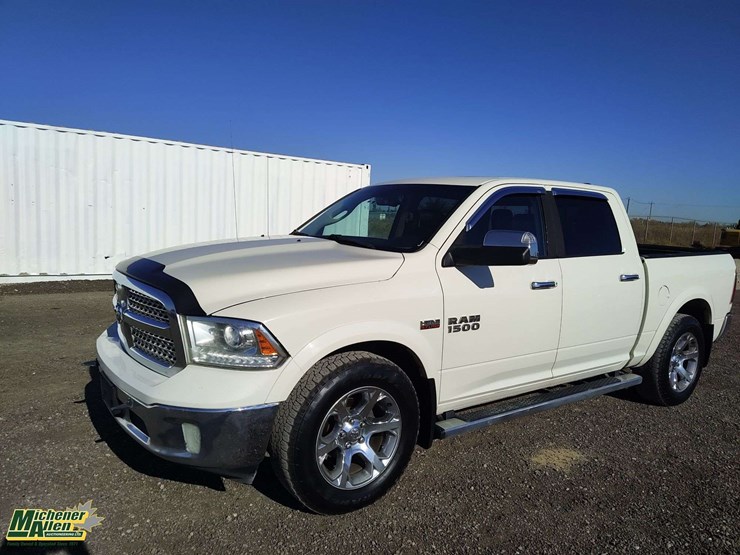 2017-ram-1500-laramie-image-1