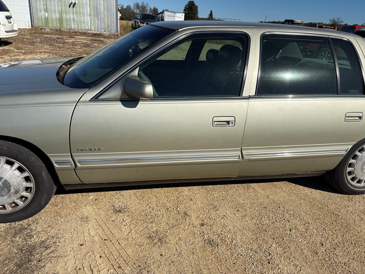 #118-•-1997-cadillac-deville-(wi-title)-image-7