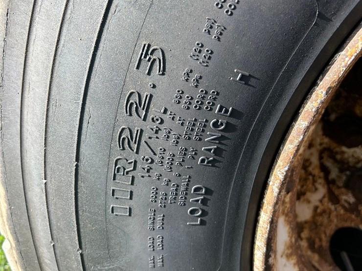 international-7400-image-11