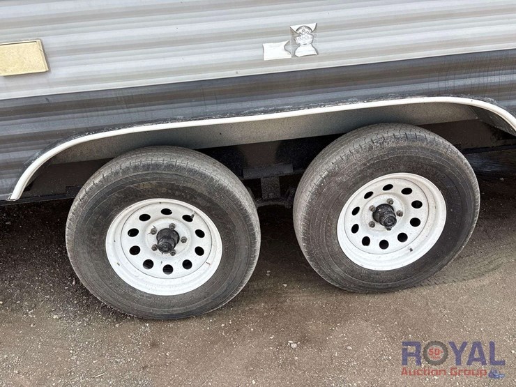 2013-forest-river-avenger-rv-image-16