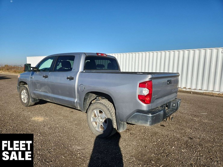 2017-toyota-tundra-image-2