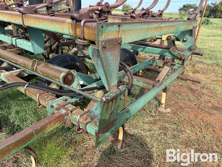 john-deere-1010-image-14