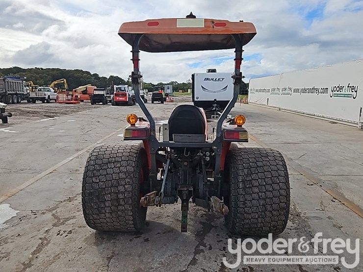 2016-kubota-mx5200hst-image-12