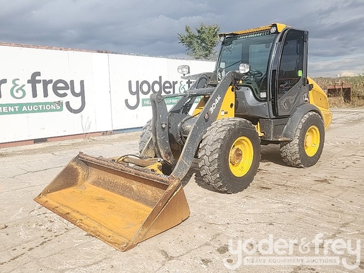 2016-deere-304k-image-1