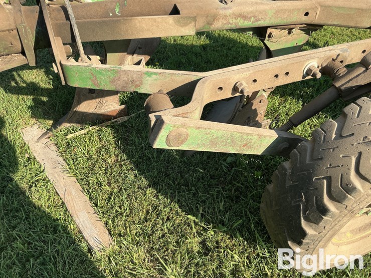 john-deere-rollover-plow-image-16