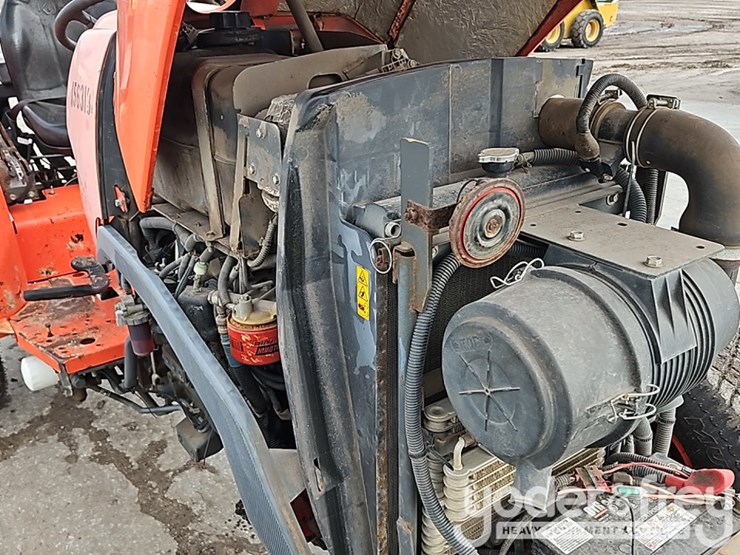 2016-kubota-mx5200hst-image-19