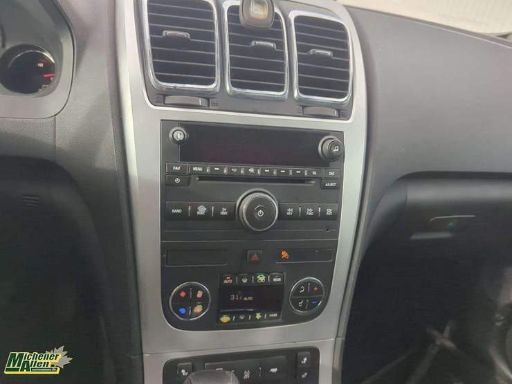 2012-gmc-acadia-image-11