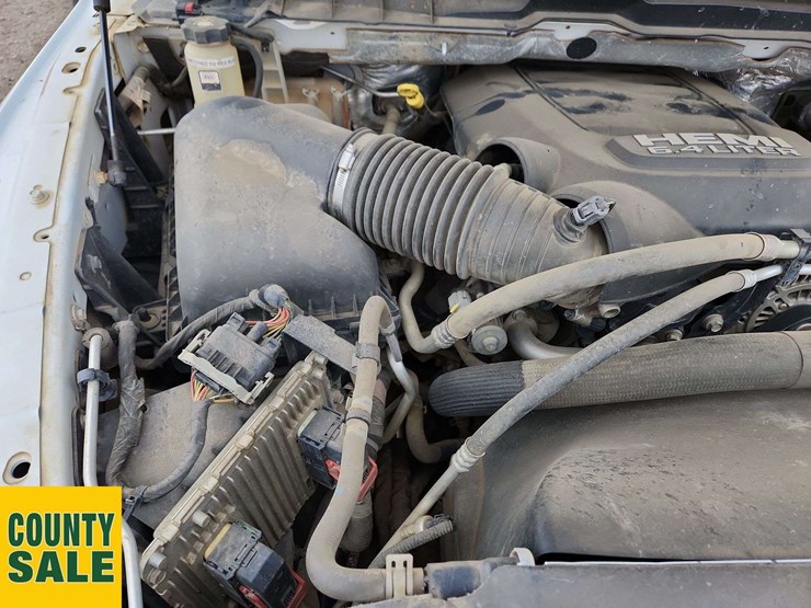 2016-ram-tradesman-image-25