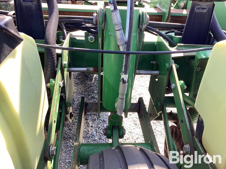 2011-john-deere-1770nt-image-18