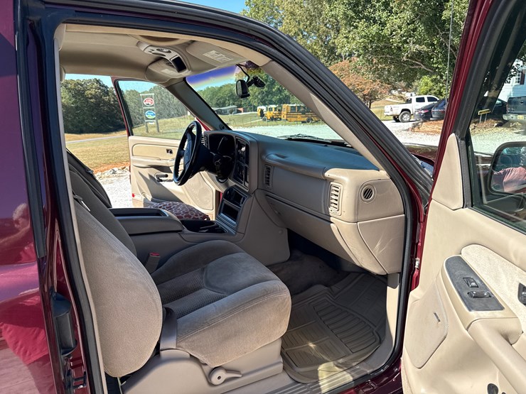2003-chevrolet-silverado-image-17