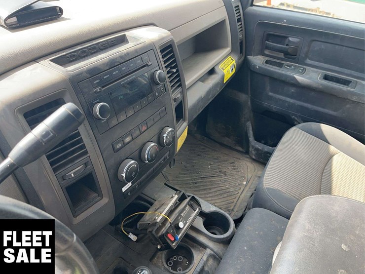 non-operable-2012-ram-5500-4x4-s/a-dump-truck-image-13