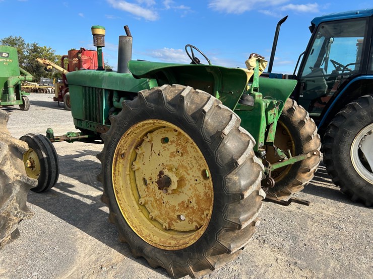 john-deere-3020-image-7