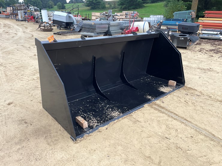 #2011-•-new-kc-oversized-qt-light-material-skid-steer-bucket-image-3