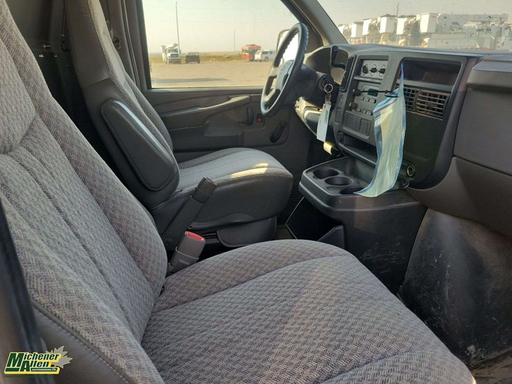 non-operable-2006-chevrolet-express-s/a-cube-van-image-12