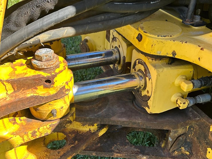 2008-komatsu-wb146-5-image-19