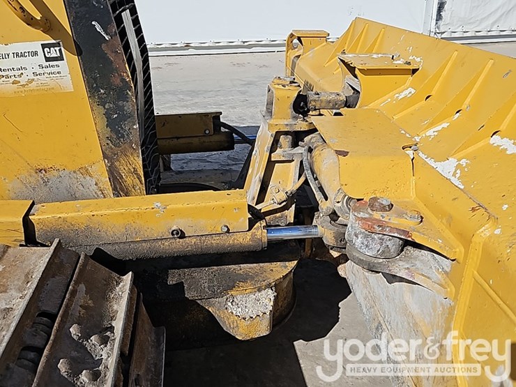 2014-caterpillar-d6k2-lgp-image-14