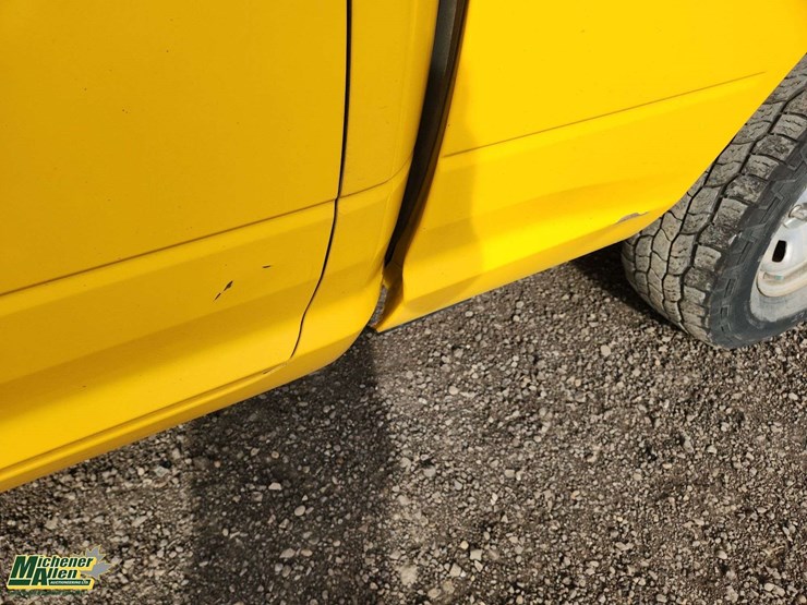 2019-ram-1500-classic-image-46