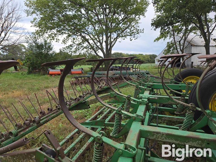 john-deere-1010-image-13