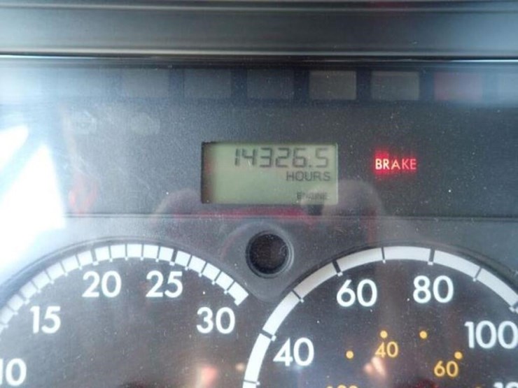 2016-freightliner-cascadia-t/a-hiway-tractor---day-image-13