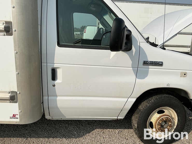 2015-ford-e350-image-11