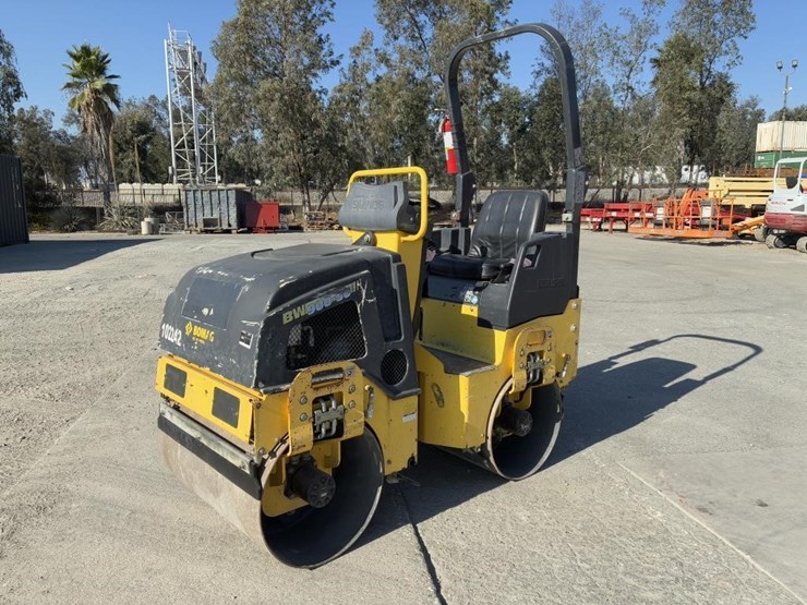 2017-bomag-bw900-50-image-1