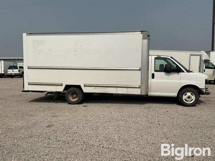 2010-chevrolet-savana-s/a-delivery-truck-image-4