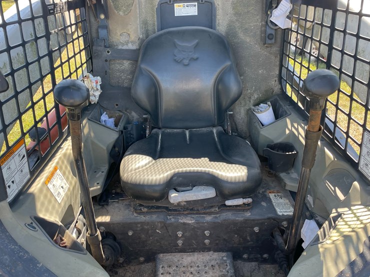 2012-bobcat-s750-image-24